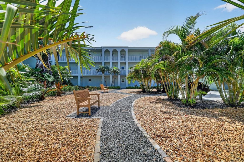 1706 BELLEAIR FOREST DRIVE 220, Belleair, FL 33756