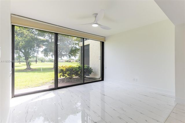 8435 Casa Del Lago 22-C, Boca Raton, FL 33433