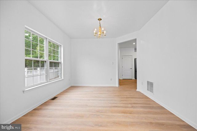 48 CHANCELLOR PARK DR, Mays Landing, NJ 08330