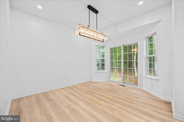 48 CHANCELLOR PARK DR, Mays Landing, NJ 08330