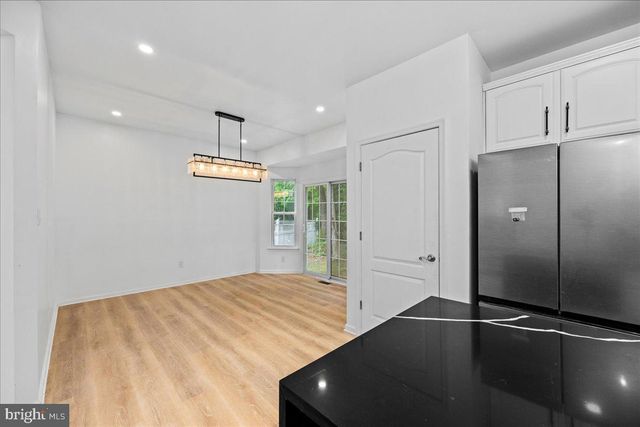 48 CHANCELLOR PARK DR, Mays Landing, NJ 08330