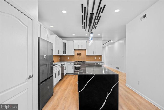 48 CHANCELLOR PARK DR, Mays Landing, NJ 08330