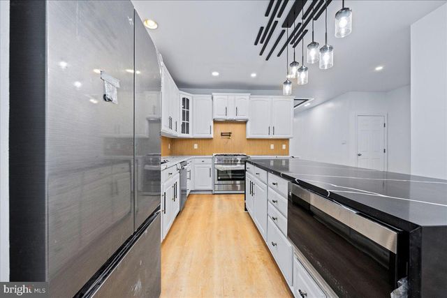 48 CHANCELLOR PARK DR, Mays Landing, NJ 08330