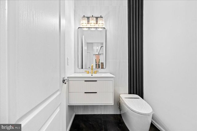 48 CHANCELLOR PARK DR, Mays Landing, NJ 08330