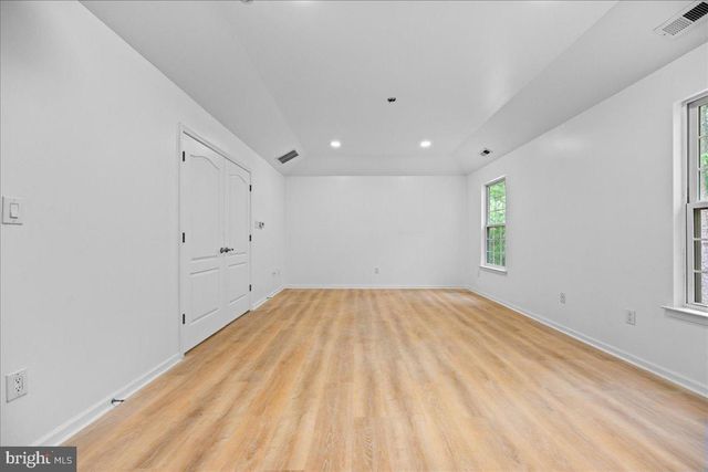 48 CHANCELLOR PARK DR, Mays Landing, NJ 08330