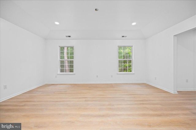 48 CHANCELLOR PARK DR, Mays Landing, NJ 08330