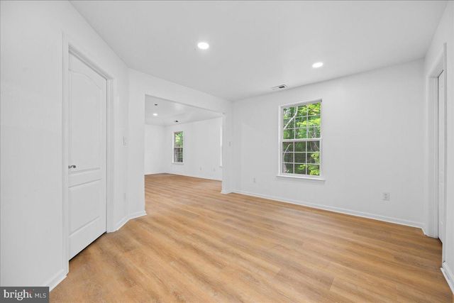 48 CHANCELLOR PARK DR, Mays Landing, NJ 08330