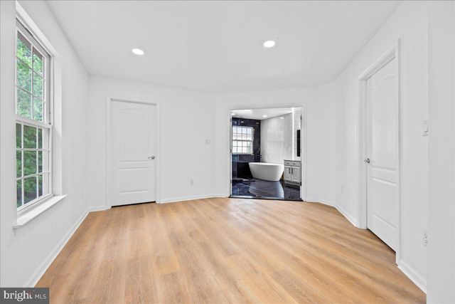 48 CHANCELLOR PARK DR, Mays Landing, NJ 08330