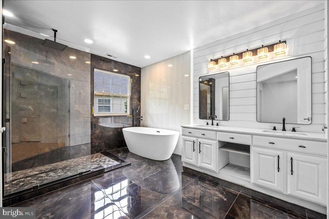 48 CHANCELLOR PARK DR, Mays Landing, NJ 08330