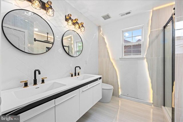 48 CHANCELLOR PARK DR, Mays Landing, NJ 08330