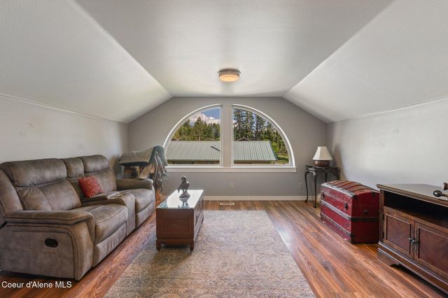 311 School Rd, Hope, ID 83836