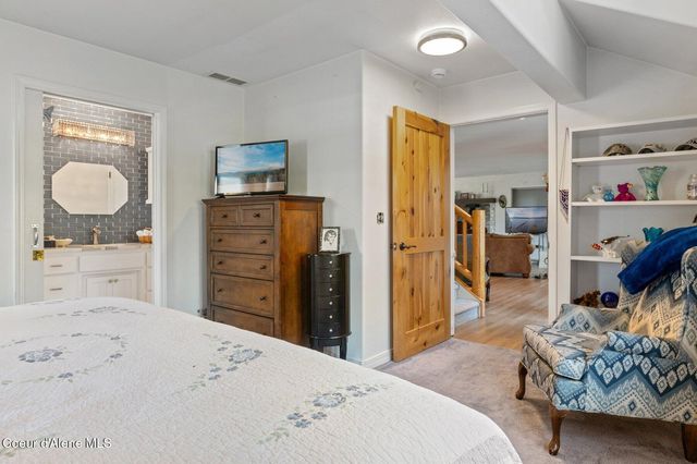 311 School Rd, Hope, ID 83836