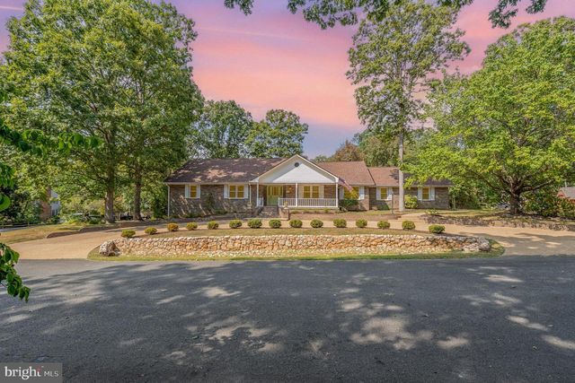2 HUNTERS CT, Fredericksburg, VA 22405