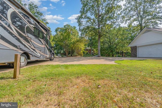 2 HUNTERS CT, Fredericksburg, VA 22405