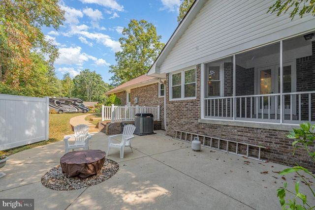 2 HUNTERS CT, Fredericksburg, VA 22405