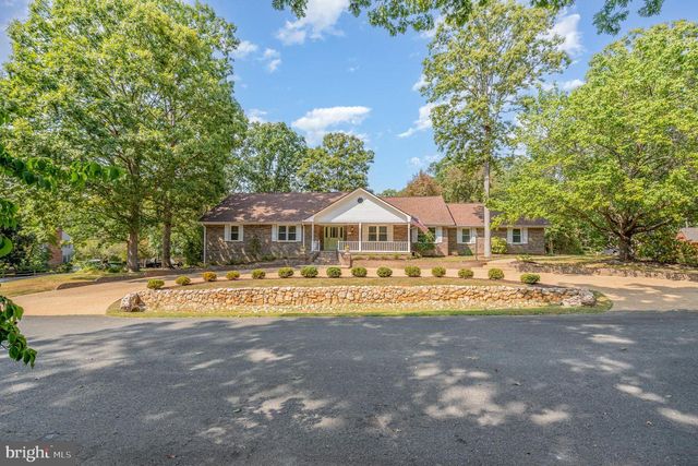 2 HUNTERS CT, Fredericksburg, VA 22405