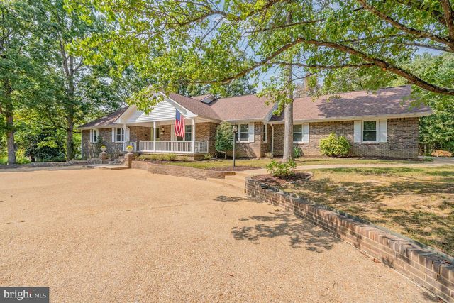 2 HUNTERS CT, Fredericksburg, VA 22405