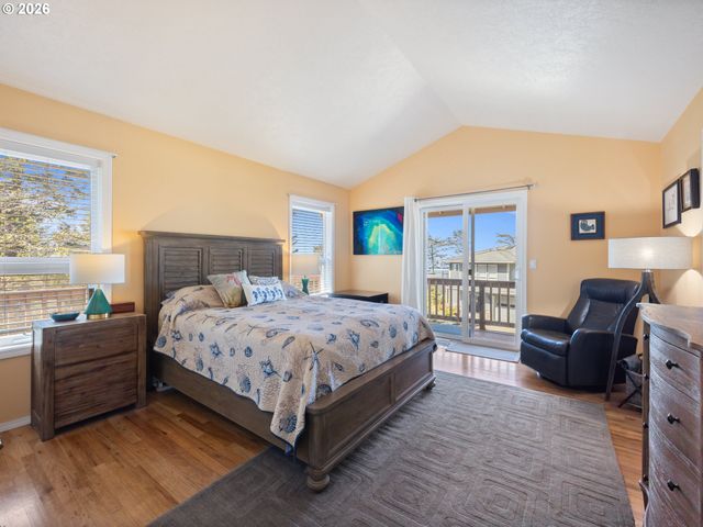 189 SEA CREST Ln, Otter Rock, OR 97369