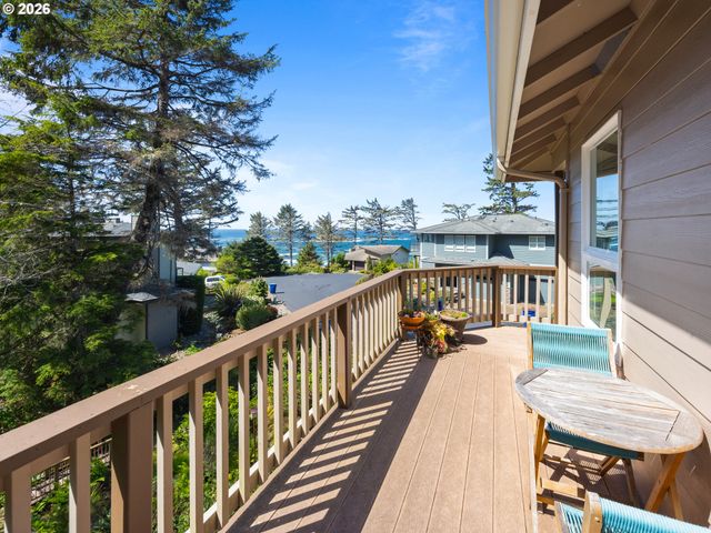 189 SEA CREST Ln, Otter Rock, OR 97369