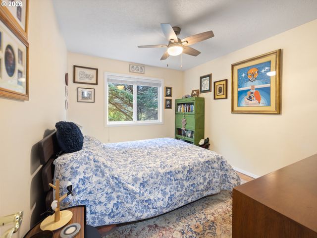 189 SEA CREST Ln, Otter Rock, OR 97369