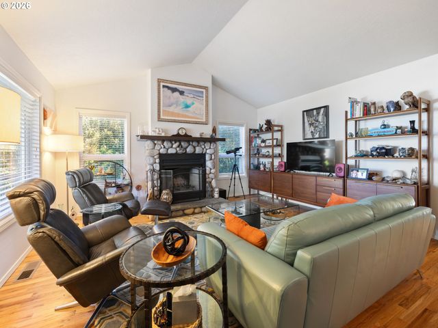189 SEA CREST Ln, Otter Rock, OR 97369
