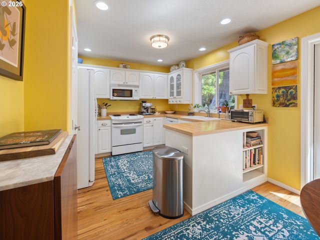 189 SEA CREST Ln, Otter Rock, OR 97369