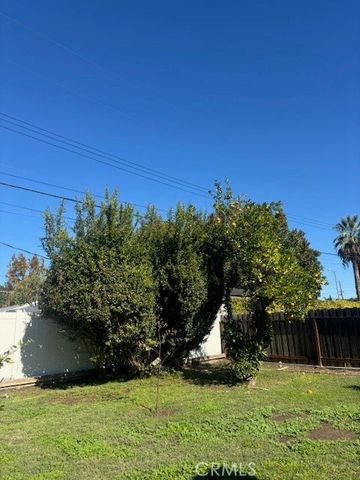 16245 Londelius, North Hills (los Angeles), CA 91343