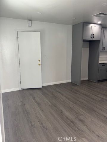 16245 Londelius, North Hills (los Angeles), CA 91343