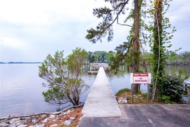 18 Suttons Landing RD, Hertford, NC 27944