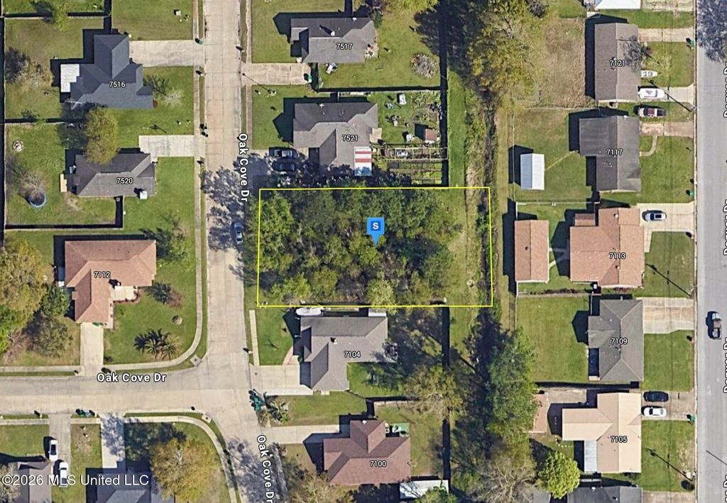 7525 Oak Cove Drive, Biloxi, MS 39532
