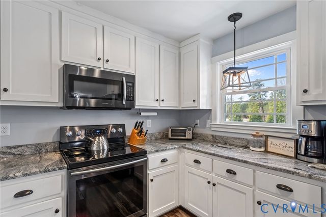 63 River Bluff Dr, Manquin, VA 23106