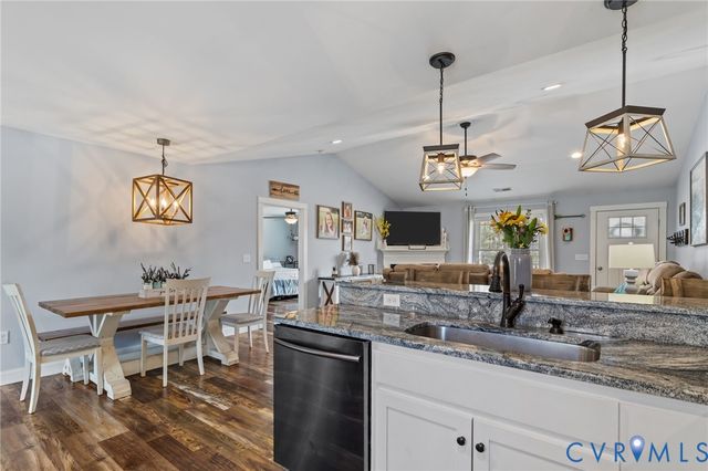 63 River Bluff Dr, Manquin, VA 23106