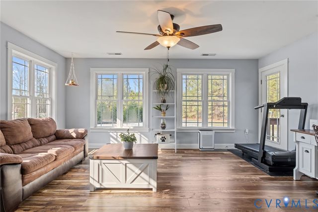 63 River Bluff Dr, Manquin, VA 23106