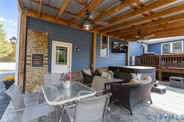 63 River Bluff Dr, Manquin, VA 23106