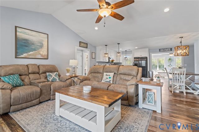 63 River Bluff Dr, Manquin, VA 23106