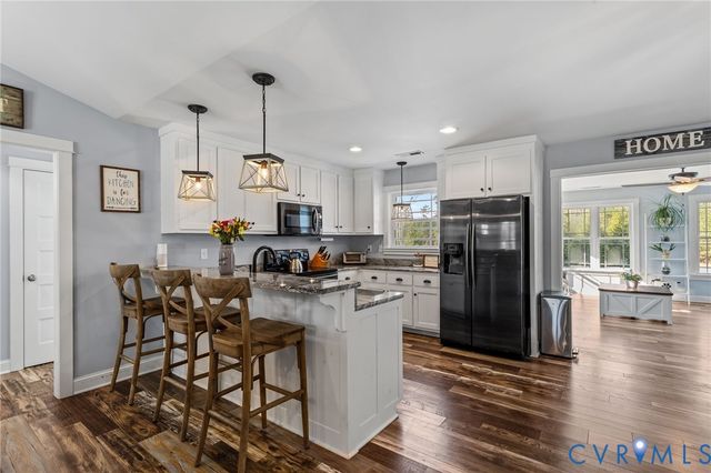 63 River Bluff Dr, Manquin, VA 23106