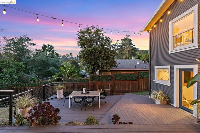 5945 Majestic Ave, Oakland, CA 94605