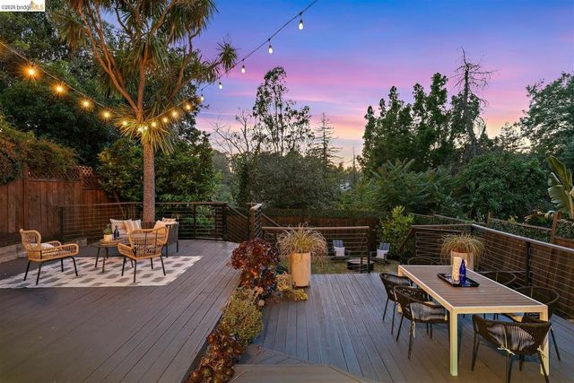 5945 Majestic Ave, Oakland, CA 94605