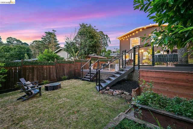 5945 Majestic Ave, Oakland, CA 94605