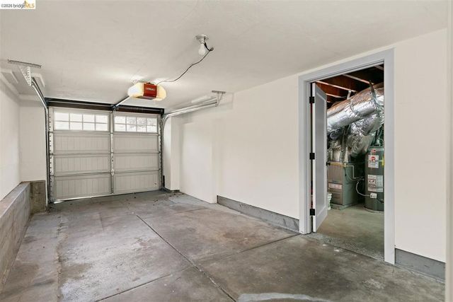 5945 Majestic Ave, Oakland, CA 94605
