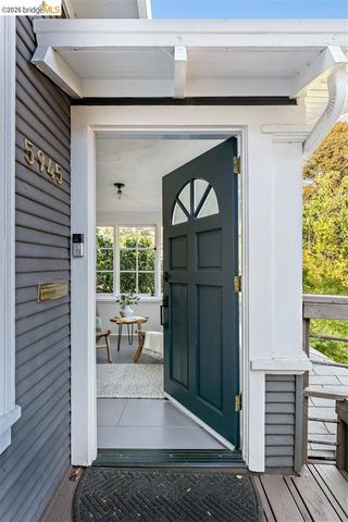 5945 Majestic Ave, Oakland, CA 94605