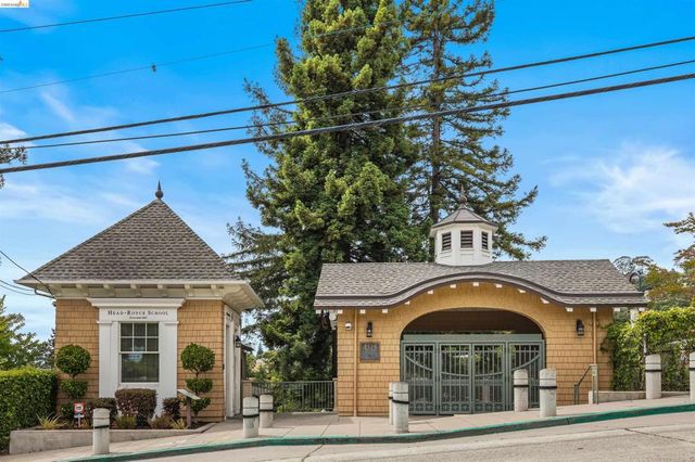 5945 Majestic Ave, Oakland, CA 94605