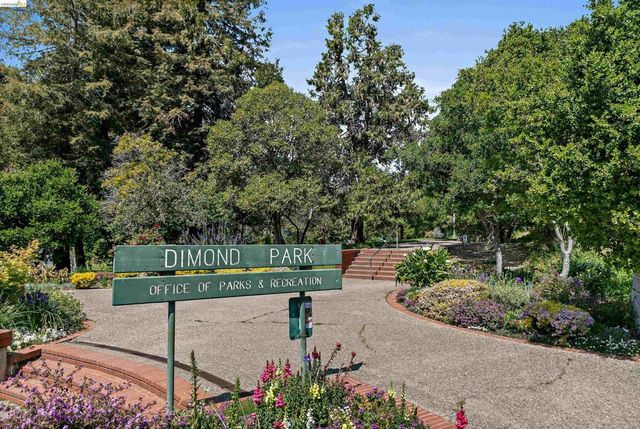 5945 Majestic Ave, Oakland, CA 94605