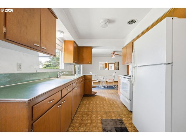 800 Nw SLUMAN Rd, Vancouver, WA 98665
