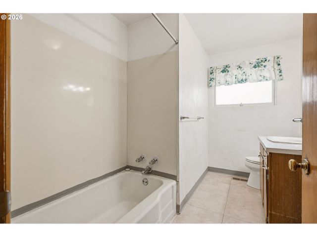 800 Nw SLUMAN Rd, Vancouver, WA 98665
