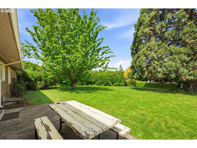 800 Nw SLUMAN Rd, Vancouver, WA 98665