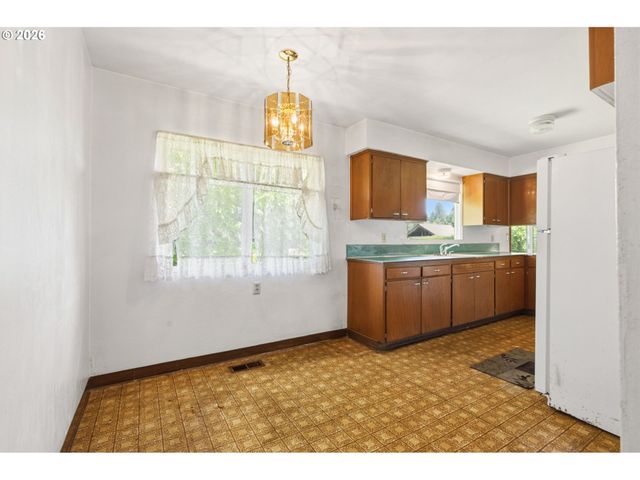 800 Nw SLUMAN Rd, Vancouver, WA 98665