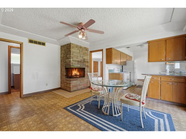 800 Nw SLUMAN Rd, Vancouver, WA 98665