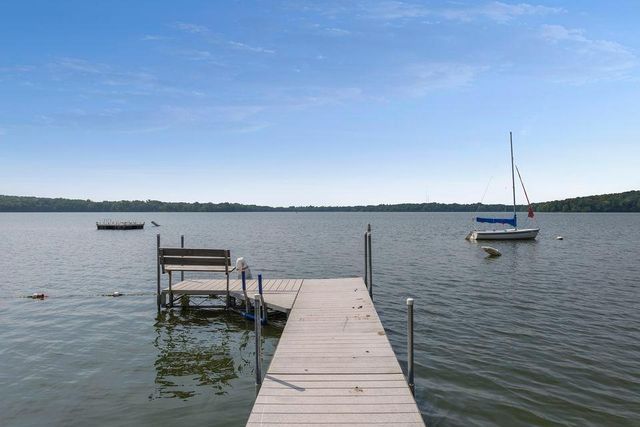 1 Chipmunk Lane, North Oaks, MN 55127