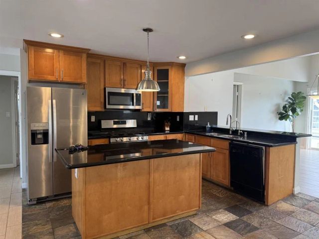 325 Elm Avenue, Imperial Beach, CA 91932